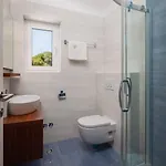 Luxury Sea Whisper Steps From With Indoor & Outdoor Pools Near