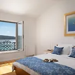 Luxury Sea Whisper Steps From With Indoor & Outdoor Pools Near
