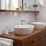 Luxury Sea Whisper Steps From With Indoor & Outdoor Pools Near