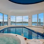 Luxury Sea Whisper Steps From With Indoor & Outdoor Pools Near *