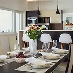 Willa Luxury Sea Whisper Steps From With Indoor & Outdoor Pools Near Szybenik