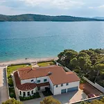 Willa Luxury Sea Whisper Steps From With Indoor & Outdoor Pools Near