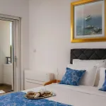 Luxury Sea Whisper Steps From With Indoor & Outdoor Pools Near Villa *