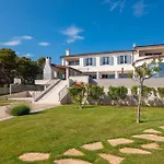 Luxury Sea Whisper Steps From With Indoor & Outdoor Pools Near Villa Sibenik