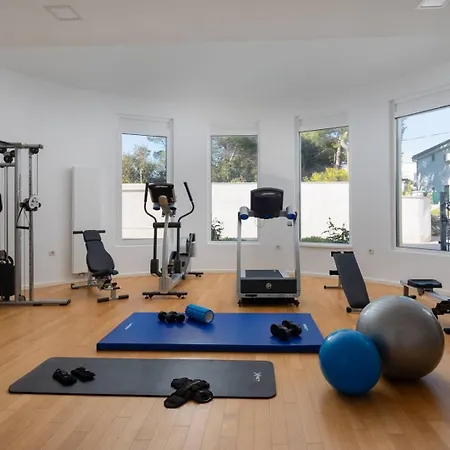 别墅 Luxury Sea Whisper With Private Pool, Sauna, Jacuzzi And Gym By The Sea - *