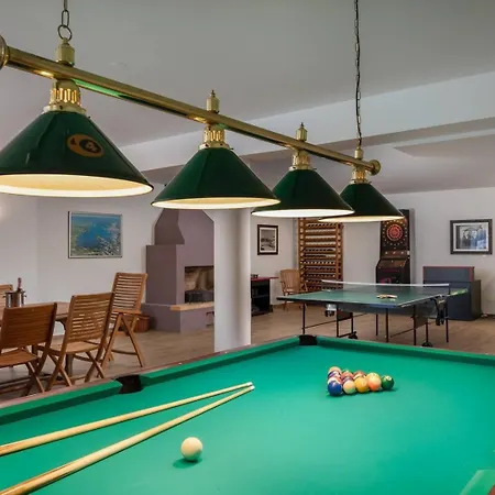 Luxury Sea Whisper With Private Pool, Sauna, Jacuzzi And Gym By The Sea - 别墅 希贝尼克