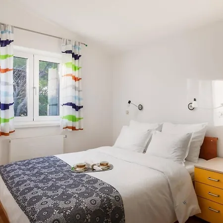 别墅 Luxury Sea Whisper With Private Pool, Sauna, Jacuzzi And Gym By The Sea - 希贝尼克