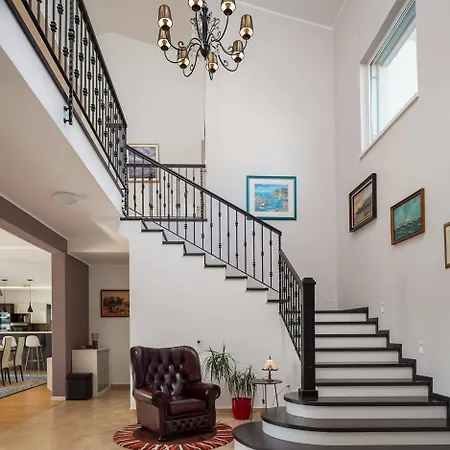 Luxury Sea Whisper With Private Pool, Sauna, Jacuzzi And Gym By The Sea -