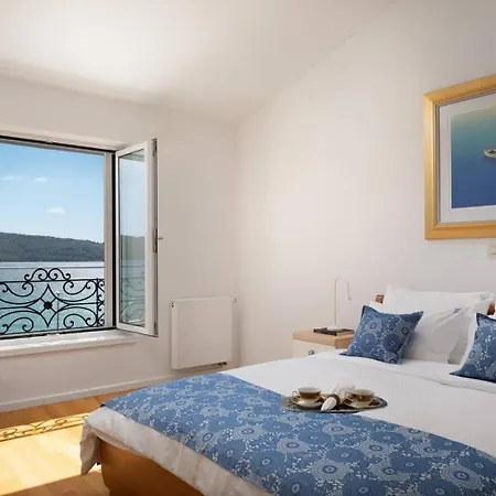 Luxury Sea Whisper With Private Pool, Sauna, Jacuzzi And Gym By The Sea -