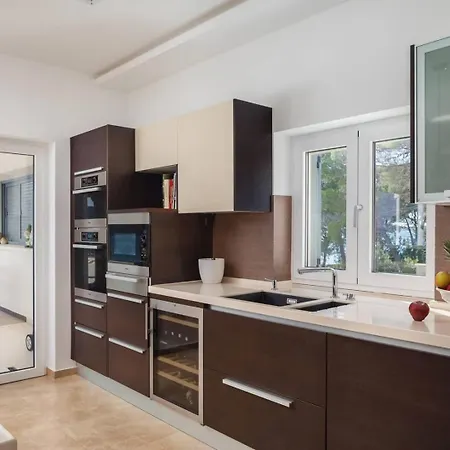 别墅 Luxury Sea Whisper With Private Pool, Sauna, Jacuzzi And Gym By The Sea - *