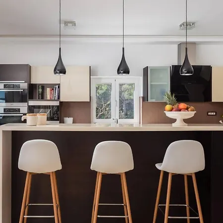 别墅 Luxury Sea Whisper With Private Pool, Sauna, Jacuzzi And Gym By The Sea - 希贝尼克