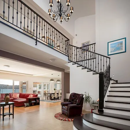 Luxury Sea Whisper With Private Pool, Sauna, Jacuzzi And Gym By The Sea - *