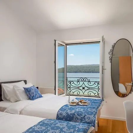 Villa Luxury Sea Whisper With Private Pool, Sauna, Jacuzzi And Gym By The Sea -