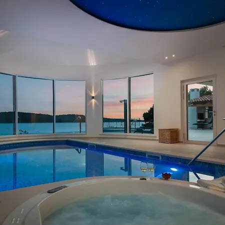 Luxury Sea Whisper With Private Pool, Sauna, Jacuzzi And Gym By The Sea - *