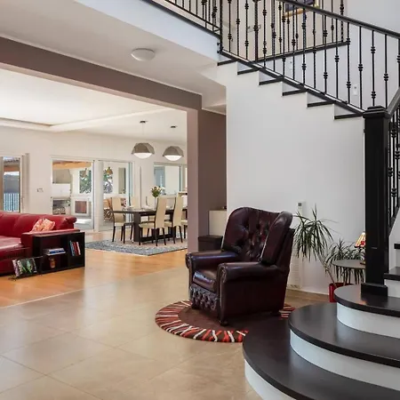 Luxury Sea Whisper With Private Pool, Sauna, Jacuzzi And Gym By The Sea - * 希贝尼克