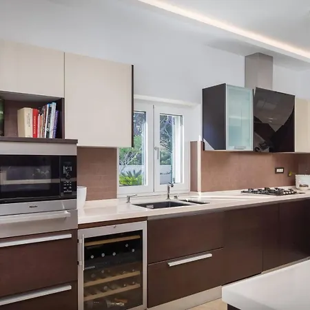 别墅 Luxury Sea Whisper With Private Pool, Sauna, Jacuzzi And Gym By The Sea - *