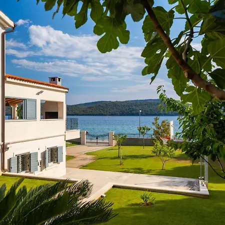 Luxury Sea Whisper With Private Pool, Sauna, Jacuzzi And Gym By The Sea - * Σίμπενικ