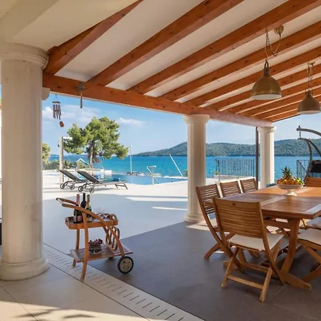 Villa Luxury Sea Whisper With Private Pool, Sauna, Jacuzzi And Gym By The Sea - Sibenik