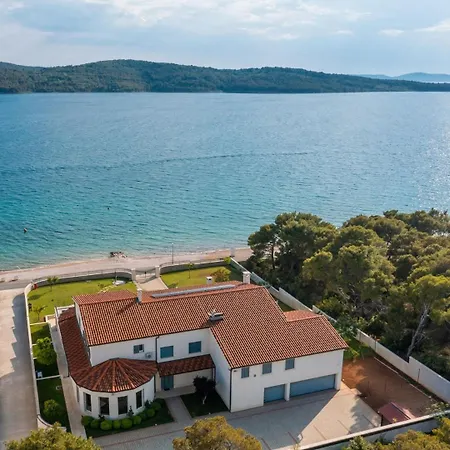 Villa Luxury Sea Whisper With Private Pool, Sauna, Jacuzzi And Gym By The Sea -