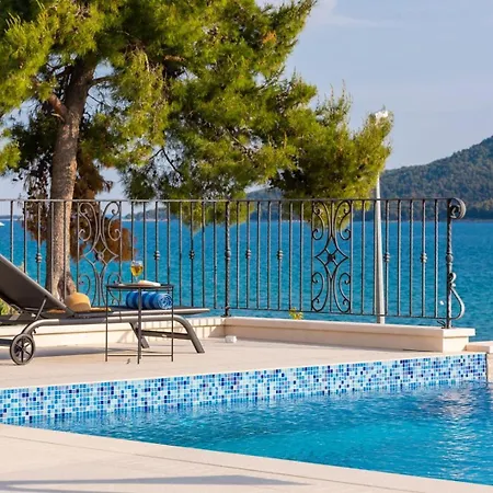 别墅 Luxury Sea Whisper With Private Pool, Sauna, Jacuzzi And Gym By The Sea - 希贝尼克