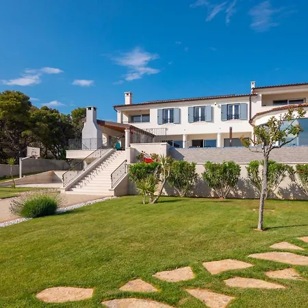 别墅 Luxury Sea Whisper With Private Pool, Sauna, Jacuzzi And Gym By The Sea - *