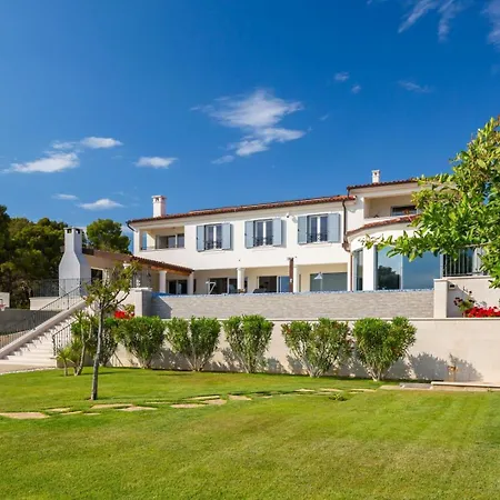 Luxury Sea Whisper With Private Pool, Sauna, Jacuzzi And Gym By The Sea -