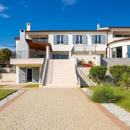 Luxury Sea Whisper With Private Pool, Sauna, Jacuzzi And Gym By The Sea -