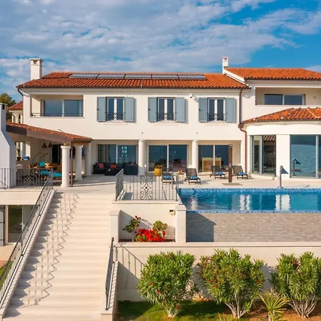 Luxury Sea Whisper With Private Pool, Sauna, Jacuzzi And Gym By The Sea - Villa