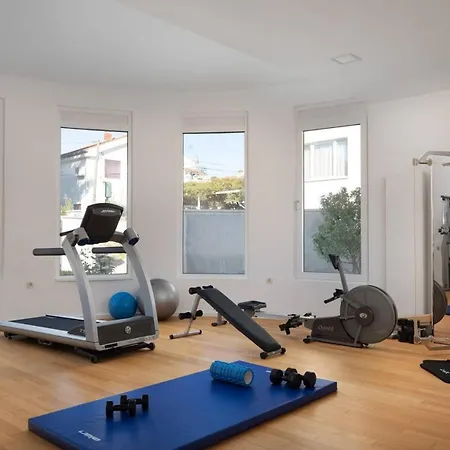 Luxury Sea Whisper Steps From With Indoor & Outdoor Pools Near Villa *