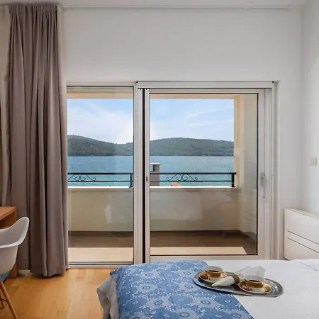 Luxury Sea Whisper Steps From With Indoor & Outdoor Pools Near Villa Sibenik