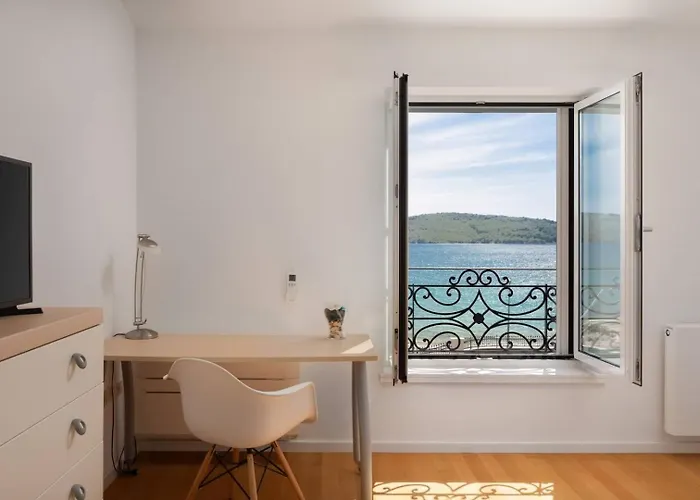 Luxury Sea Whisper With Private Pool, Sauna, Jacuzzi And Gym By The Sea - * Σίμπενικ