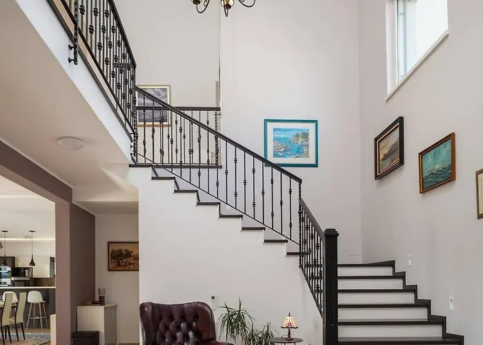 Luxury Sea Whisper With Private Pool, Sauna, Jacuzzi And Gym By The Sea -