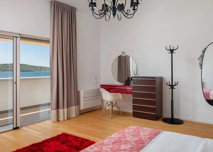 Luxury Sea Whisper With Private Pool, Sauna, Jacuzzi And Gym By The Sea -