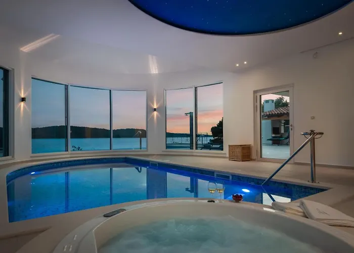 Luxury Sea Whisper With Private Pool, Sauna, Jacuzzi And Gym By The Sea - *