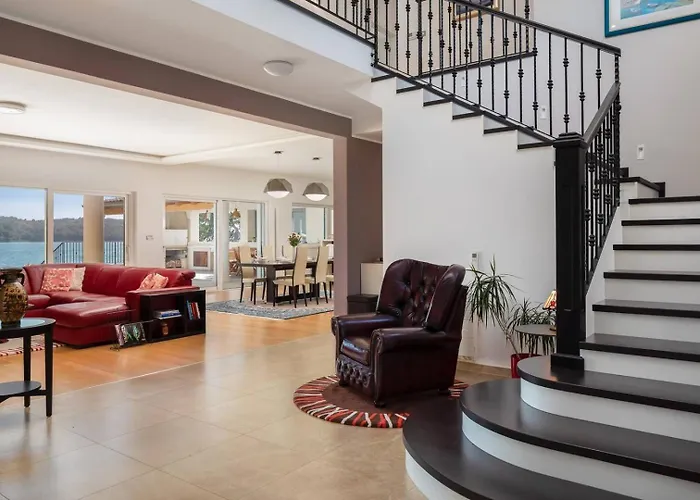 Luxury Sea Whisper With Private Pool, Sauna, Jacuzzi And Gym By The Sea - * Σίμπενικ