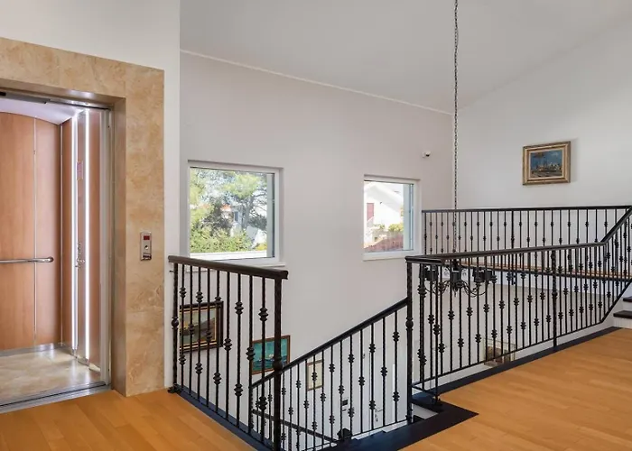 Luxury Sea Whisper With Private Pool, Sauna, Jacuzzi And Gym By The Sea - * שיבניק