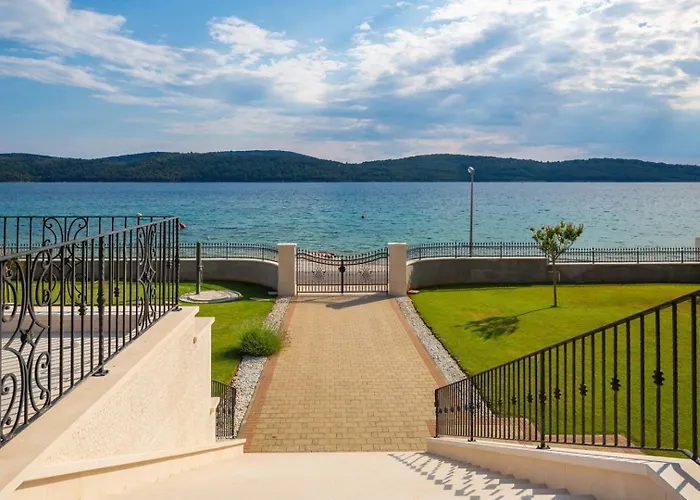 Luxury Sea Whisper With Private Pool, Sauna, Jacuzzi And Gym By The Sea - *