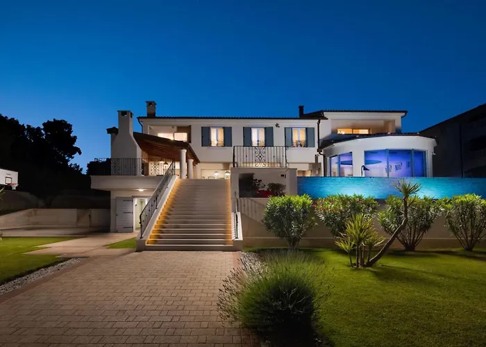 Luxury Sea Whisper With Private Pool, Sauna, Jacuzzi And Gym By The Sea -